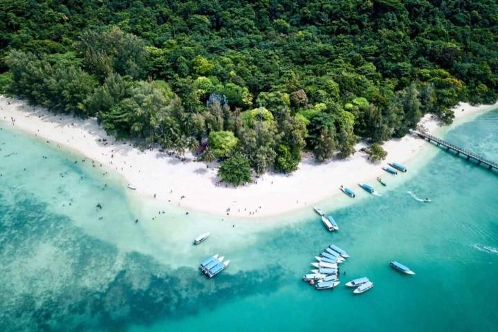 Island Hopping: Discovering Paradise in the Archipelagos