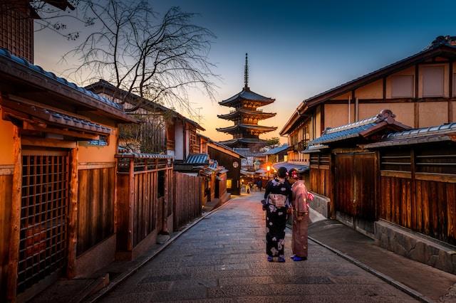 Exploring Cherry Blossoms in Kyoto: A Springtime Guide