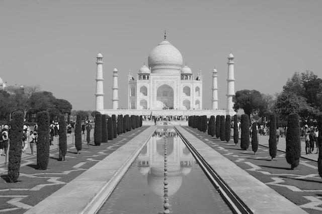 Taj Mahal Unveiled: A Journey Through Time and Beauty